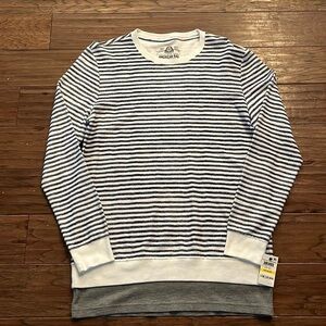 American Rag fleece sweatshirt